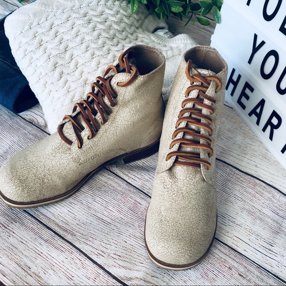 Anthropologie Gee Wawa Kenya Low Lace Up Fall Boot - Picture 8 of 8